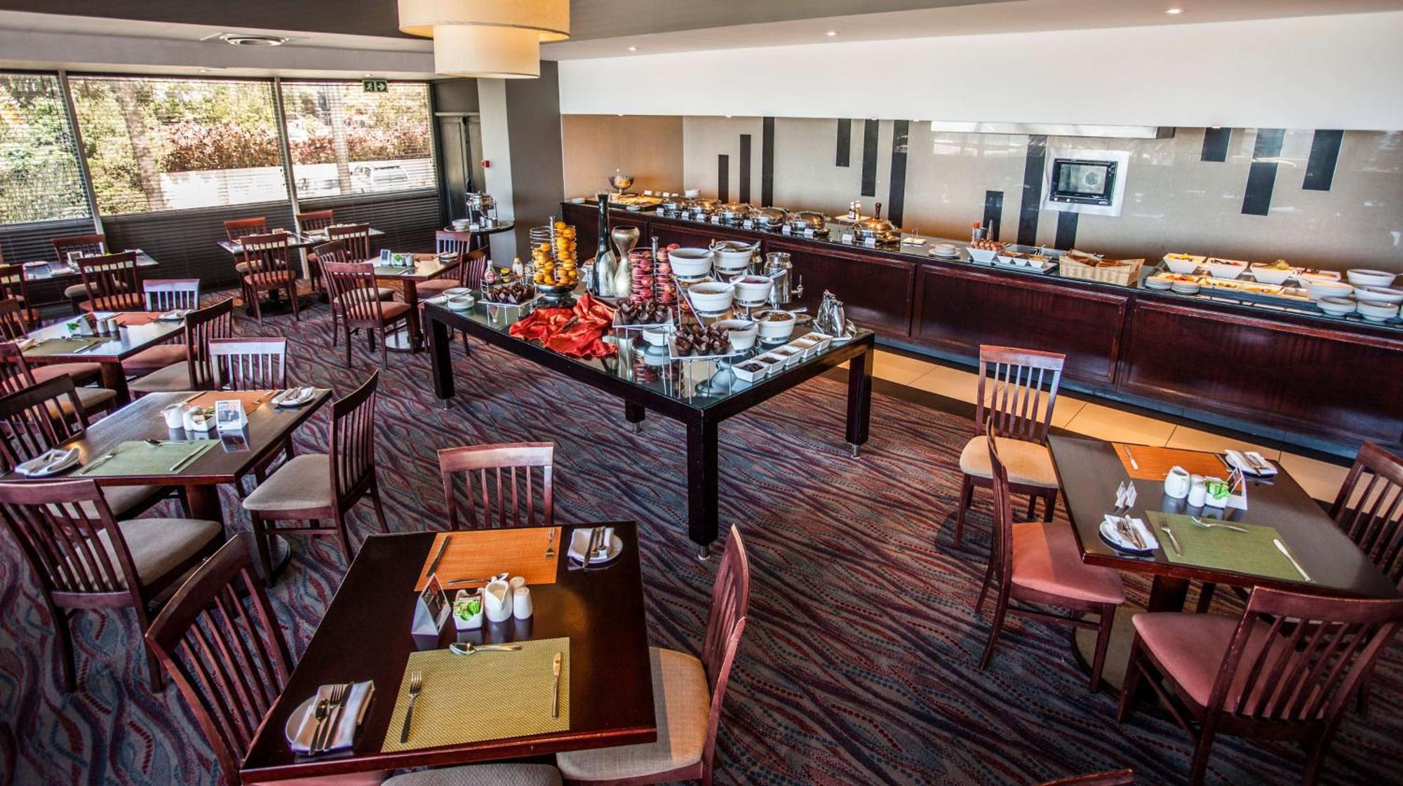 Garden Court East London Hotel Ngoại thất bức ảnh
