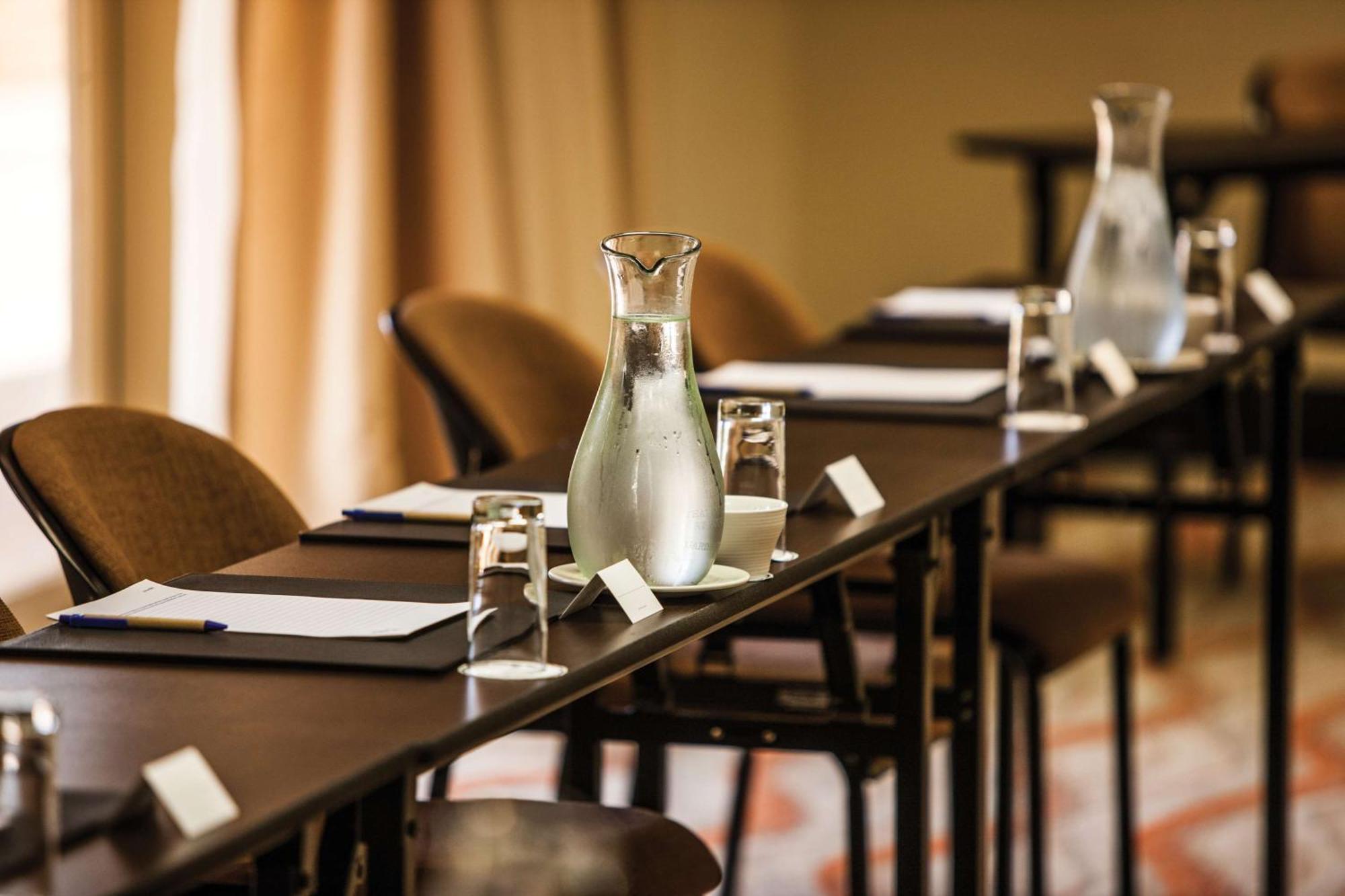 Garden Court East London Hotel Ngoại thất bức ảnh