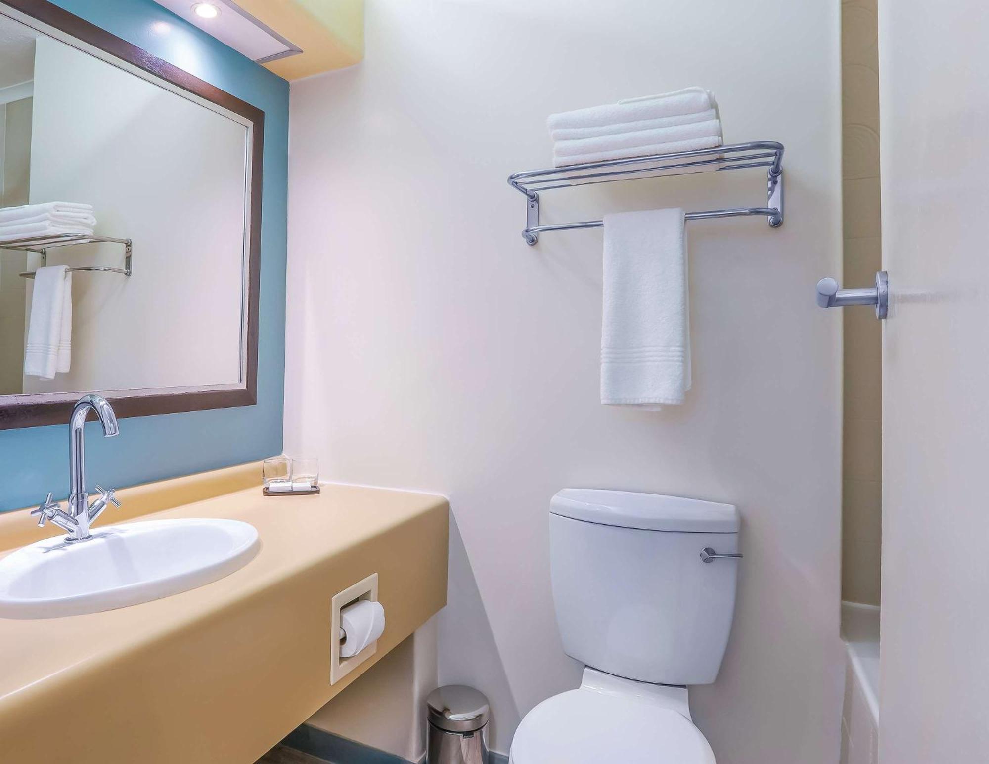 Garden Court East London Hotel Ngoại thất bức ảnh
