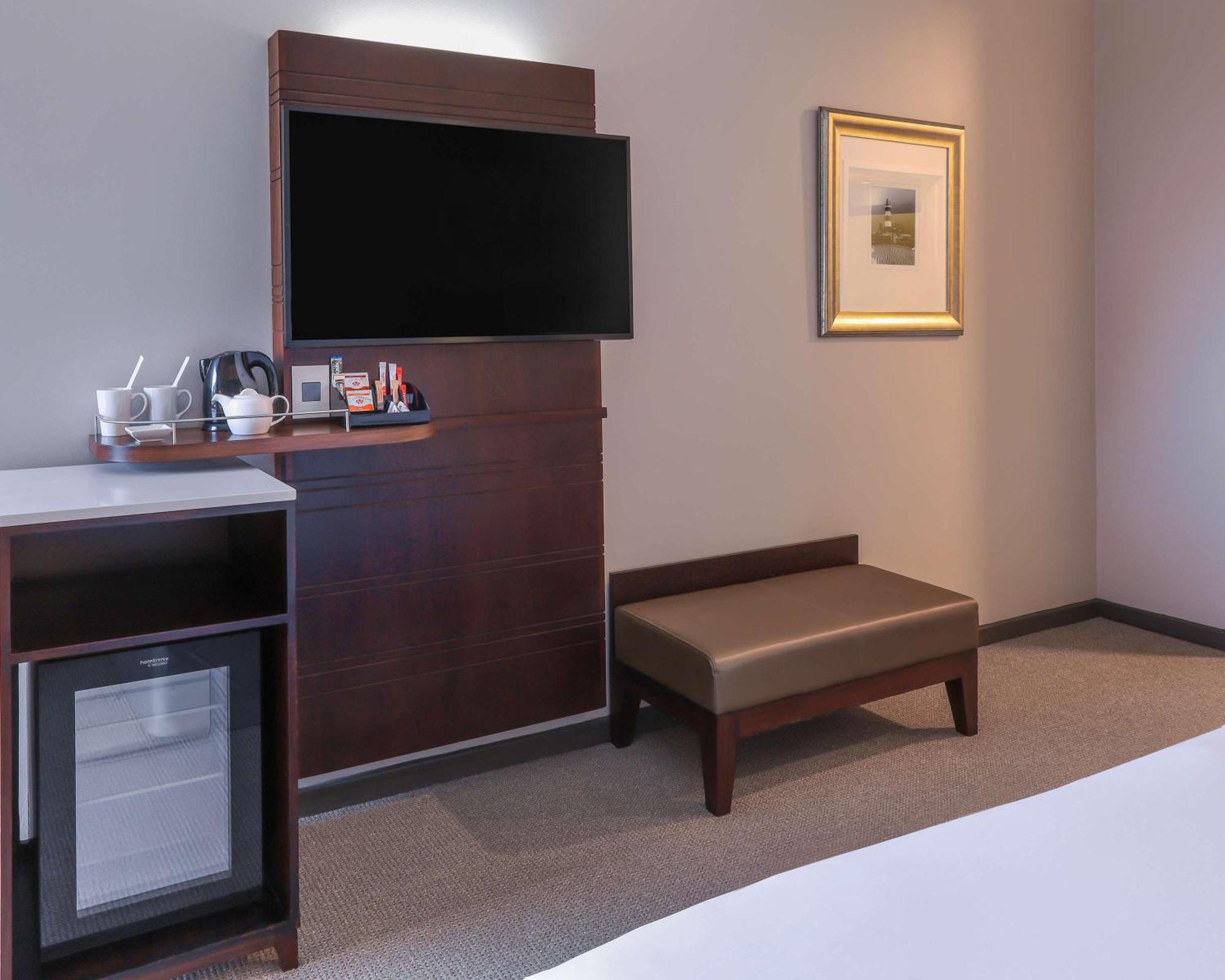 Garden Court East London Hotel Ngoại thất bức ảnh