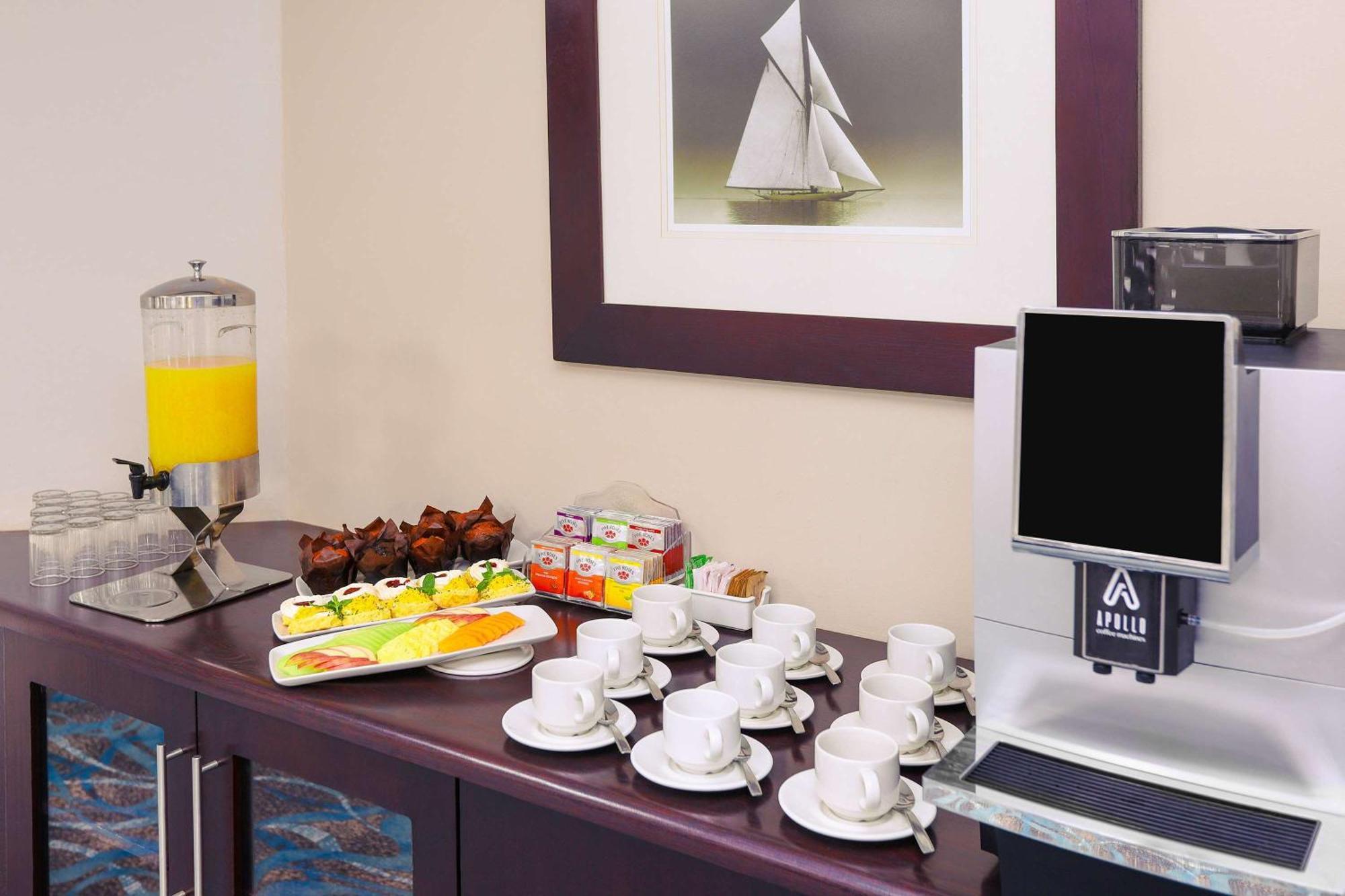 Garden Court East London Hotel Ngoại thất bức ảnh